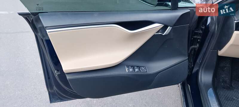 Лифтбек Tesla Model S 2014 в Киеве фото 32 Лифтбек Tesla Model S 2014 в Киеве