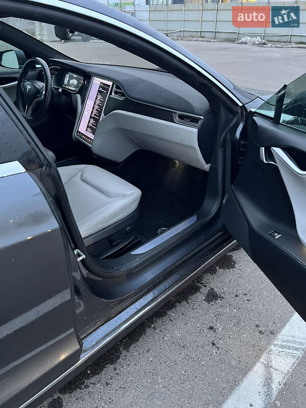 Лифтбек Tesla Model S 2016 в Львове фото 20 Лифтбек Tesla Model S 2016 в Львове