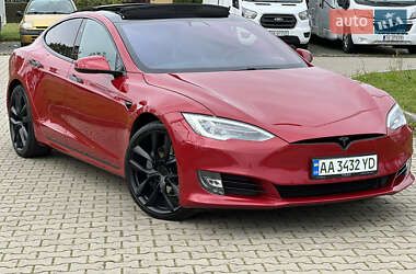 Лифтбек Tesla Model S 2018 в Львове