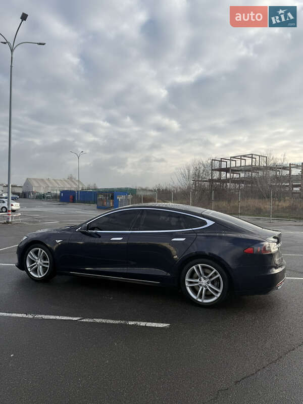 Лифтбек Tesla Model S 2013 в Киеве