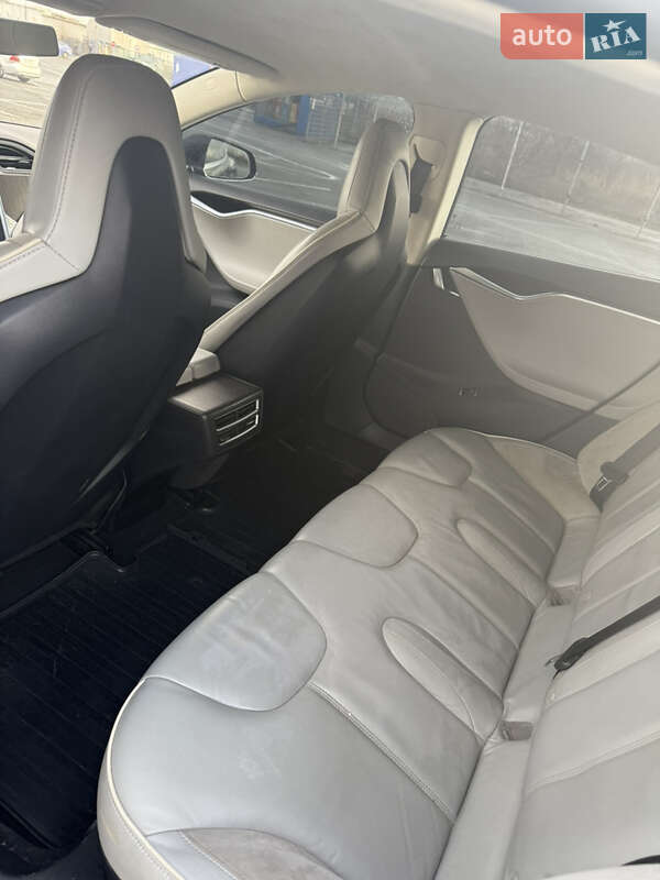 Лифтбек Tesla Model S 2013 в Киеве