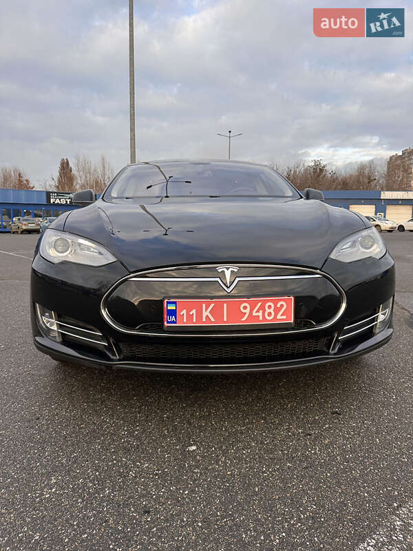 Лифтбек Tesla Model S 2014 в Киеве фото 3 Лифтбек Tesla Model S 2014 в Киеве