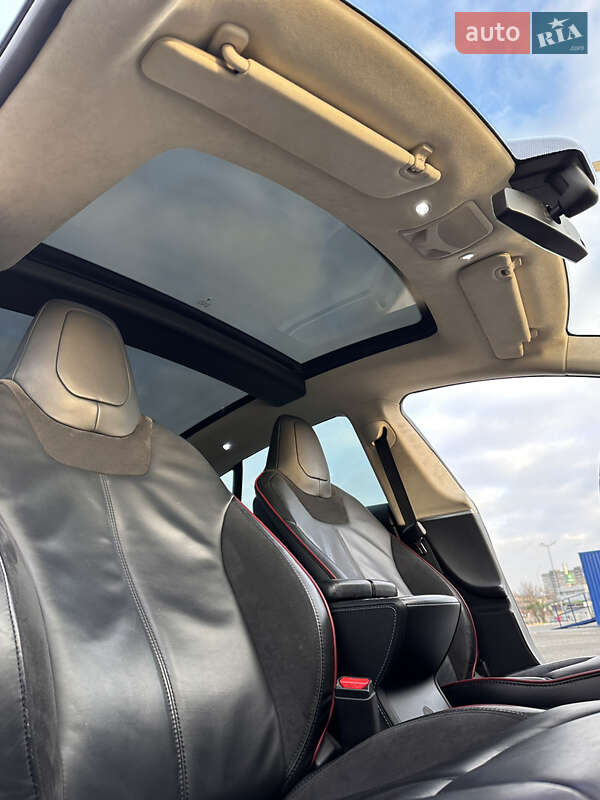 Лифтбек Tesla Model S 2014 в Киеве фото 34 Лифтбек Tesla Model S 2014 в Киеве
