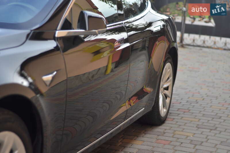Лифтбек Tesla Model S 2018 в Ковеле фото 13 Лифтбек Tesla Model S 2018 в Ковеле