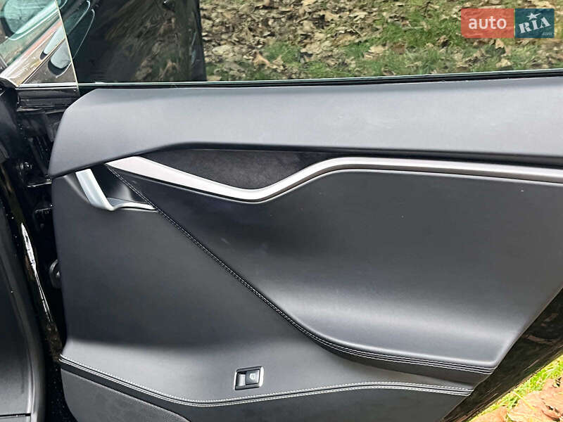 Лифтбек Tesla Model S 2019 в Киеве фото 28 Лифтбек Tesla Model S 2019 в Киеве