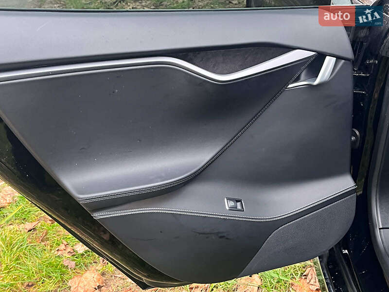 Лифтбек Tesla Model S 2019 в Киеве фото 24 Лифтбек Tesla Model S 2019 в Киеве