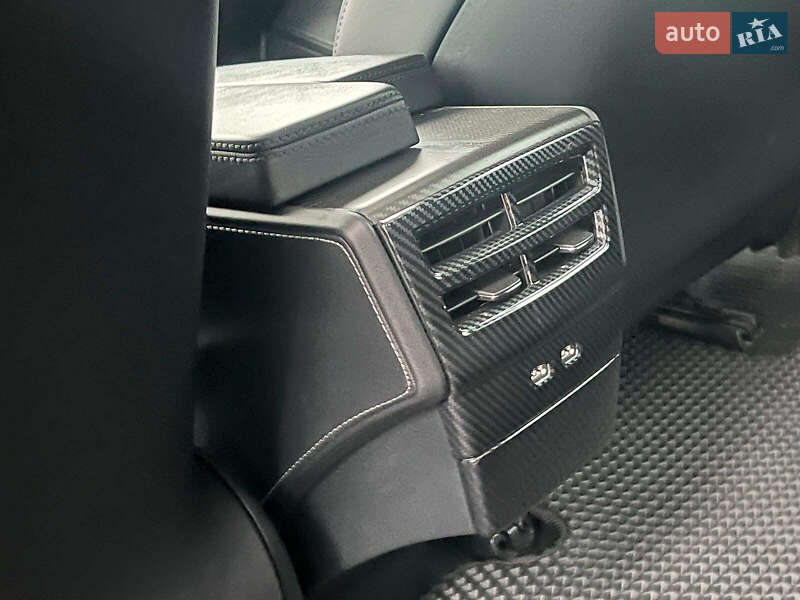 Лифтбек Tesla Model S 2019 в Киеве фото 26 Лифтбек Tesla Model S 2019 в Киеве