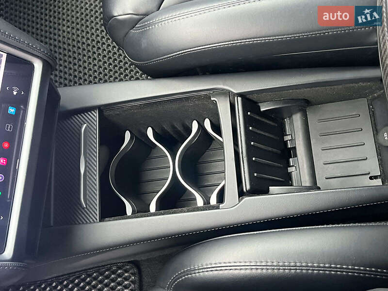 Лифтбек Tesla Model S 2019 в Киеве фото 22 Лифтбек Tesla Model S 2019 в Киеве