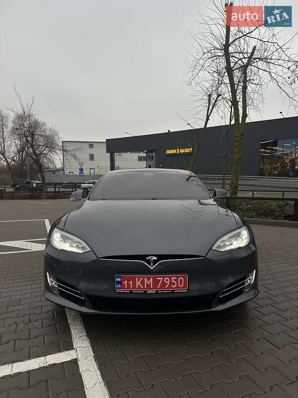 Лифтбек Tesla Model S 2018 в Киеве фото 6 Лифтбек Tesla Model S 2018 в Киеве