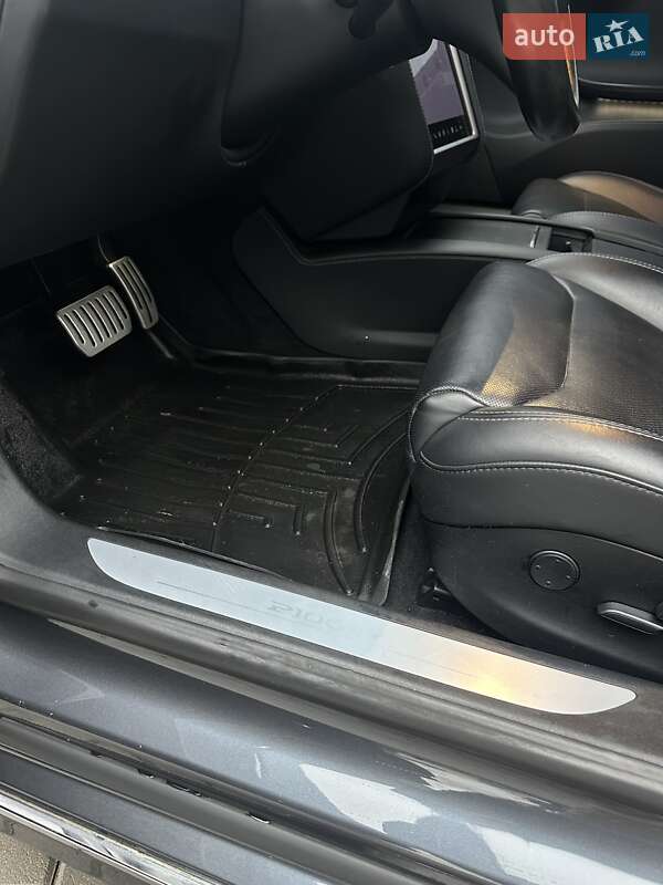 Лифтбек Tesla Model S 2018 в Киеве фото 34 Лифтбек Tesla Model S 2018 в Киеве