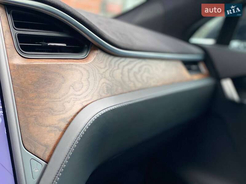 Лифтбек Tesla Model S 2019 в Киеве