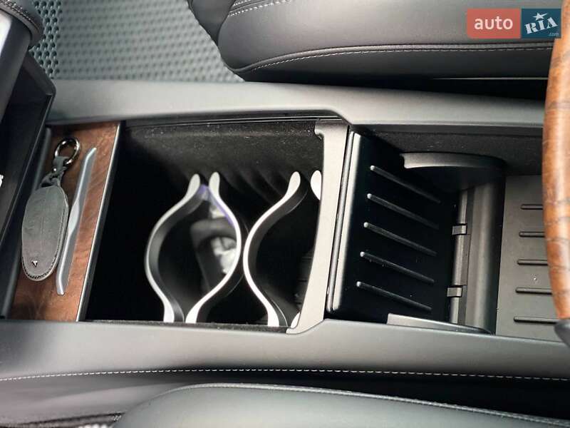 Лифтбек Tesla Model S 2019 в Киеве