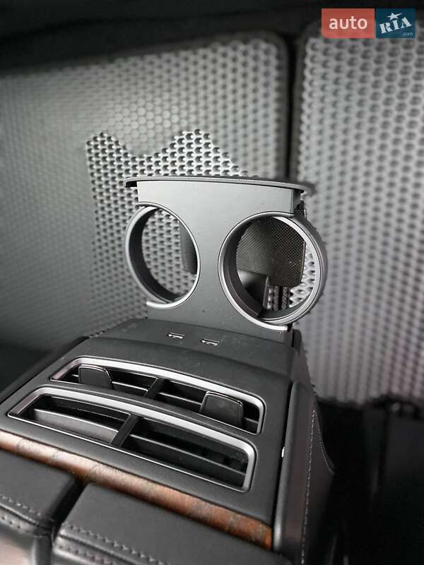 Лифтбек Tesla Model S 2019 в Киеве