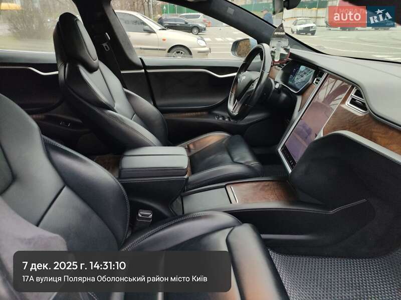 Лифтбек Tesla Model S 2018 в Киеве фото 50 Лифтбек Tesla Model S 2018 в Киеве