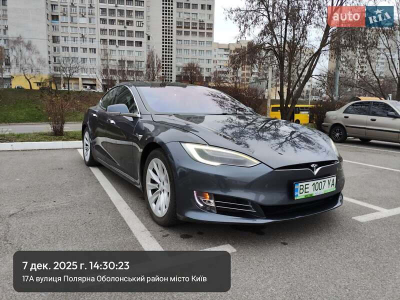 Лифтбек Tesla Model S 2018 в Киеве фото 52 Лифтбек Tesla Model S 2018 в Киеве