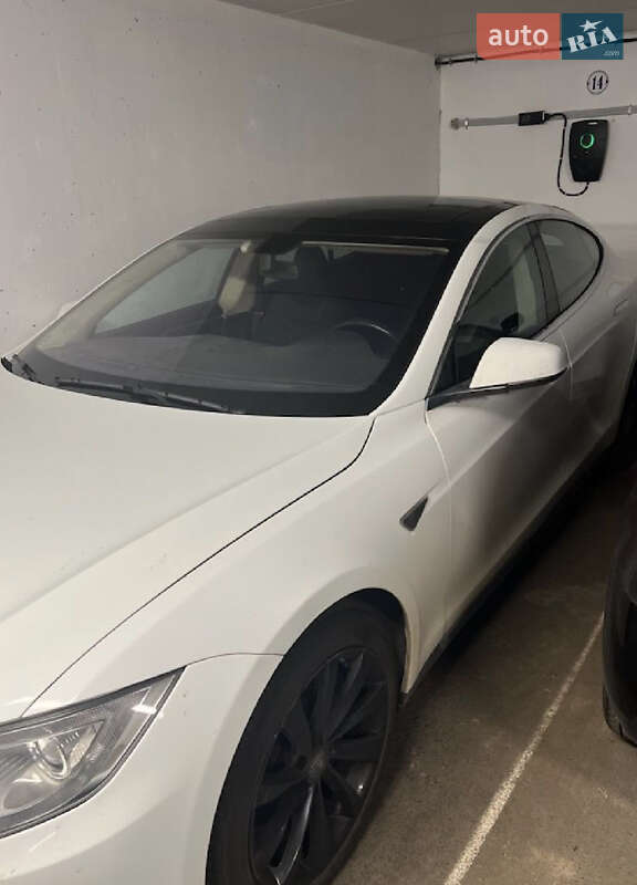Лифтбек Tesla Model S 2014 в Львове фото 29 Лифтбек Tesla Model S 2014 в Львове