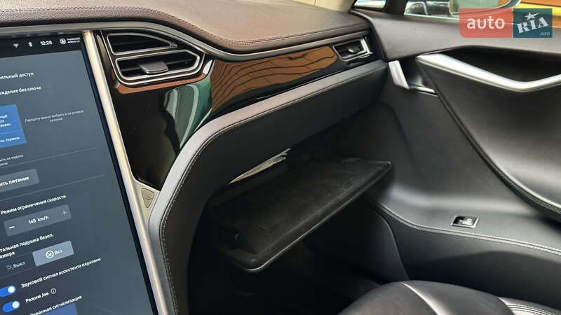 Лифтбек Tesla Model S 2013 в Виннице фото 56 Лифтбек Tesla Model S 2013 в Виннице