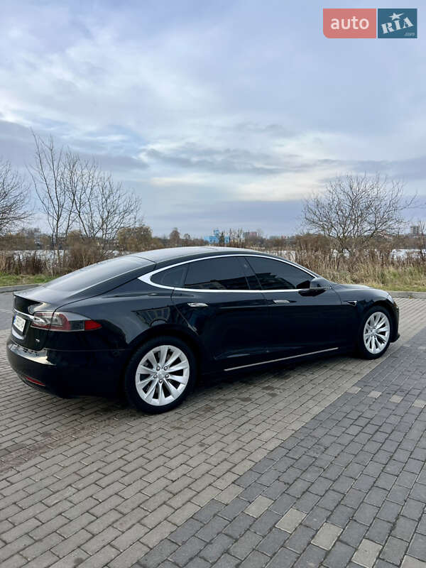 Лифтбек Tesla Model S 2017 в Ровно фото 5 Лифтбек Tesla Model S 2017 в Ровно