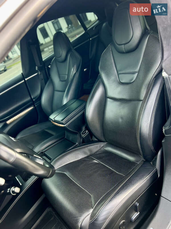 Лифтбек Tesla Model S 2017 в Ровно фото 15 Лифтбек Tesla Model S 2017 в Ровно