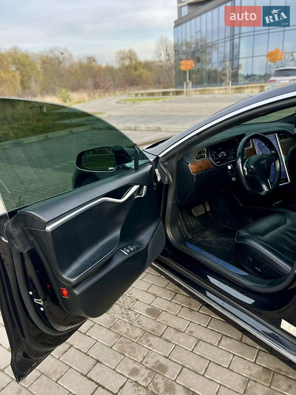 Лифтбек Tesla Model S 2017 в Ровно фото 14 Лифтбек Tesla Model S 2017 в Ровно