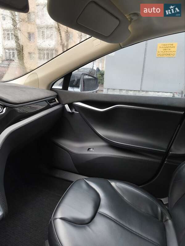 Лифтбек Tesla Model S 2014 в Киеве