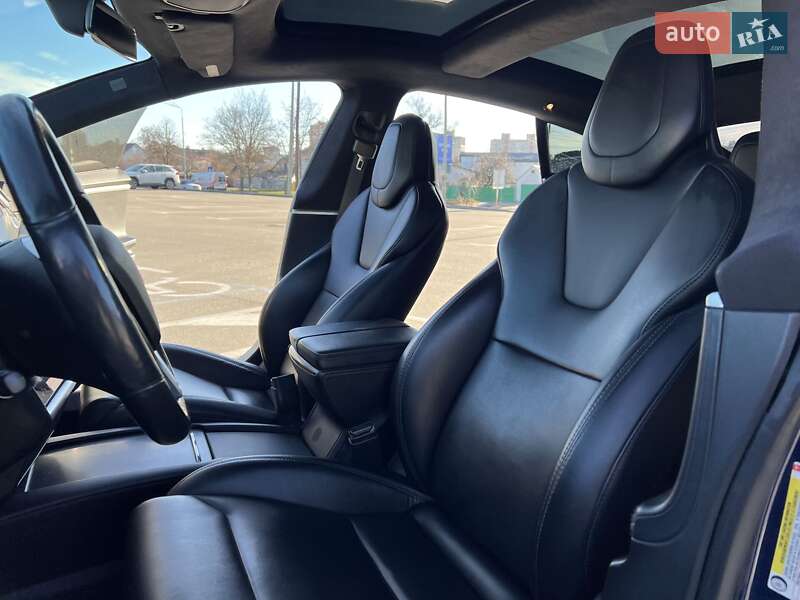 Лифтбек Tesla Model S 2017 в Киеве