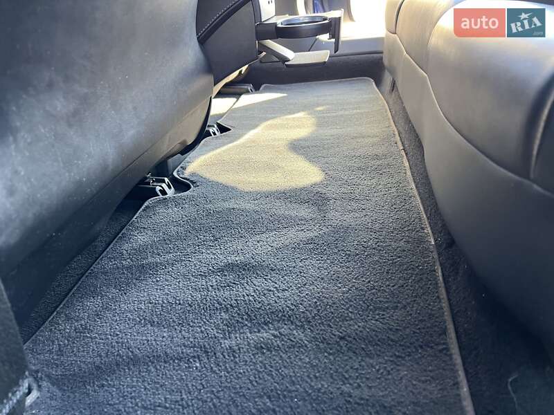 Лифтбек Tesla Model S 2017 в Киеве