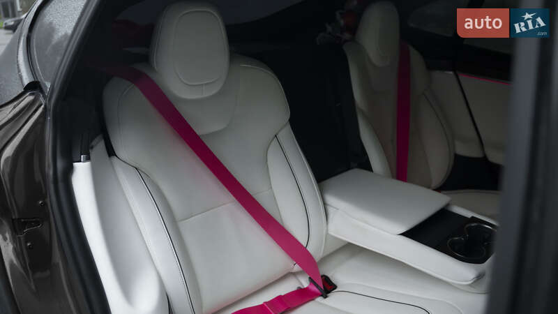 Лифтбек Tesla Model S 2021 в Киеве фото 25 Лифтбек Tesla Model S 2021 в Киеве