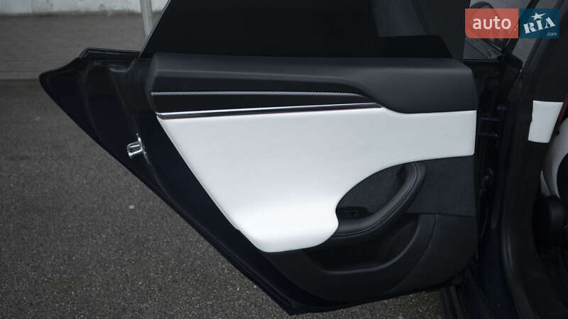 Лифтбек Tesla Model S 2021 в Киеве фото 39 Лифтбек Tesla Model S 2021 в Киеве