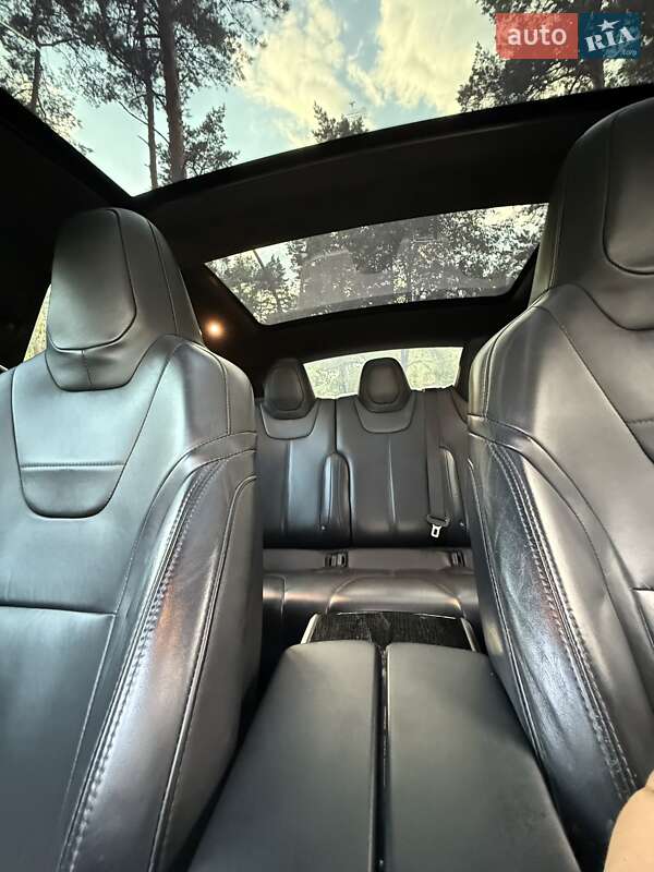 Лифтбек Tesla Model S 2016 в Киеве