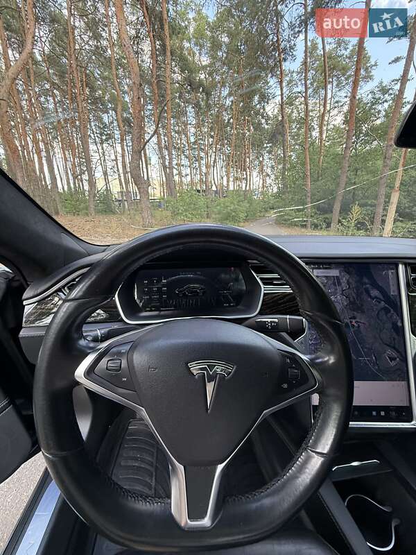 Лифтбек Tesla Model S 2016 в Киеве