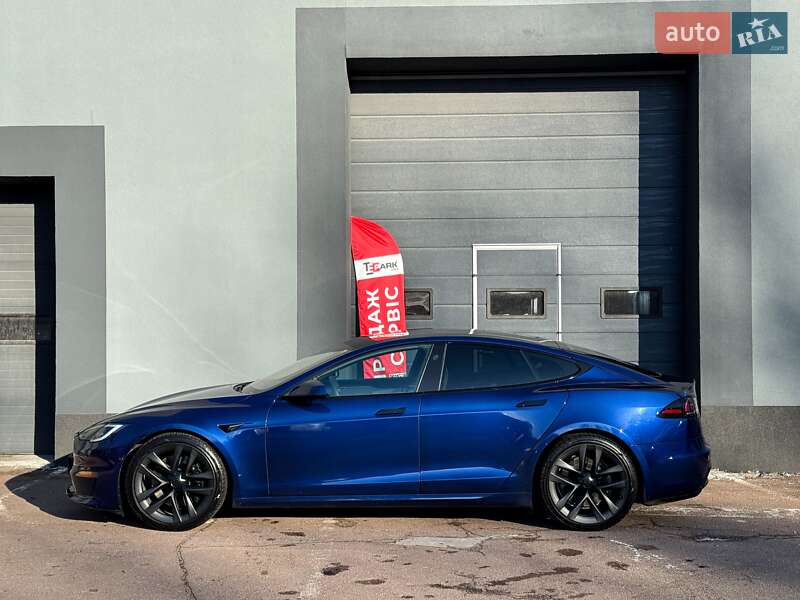 Лифтбек Tesla Model S 2022 в Киеве
