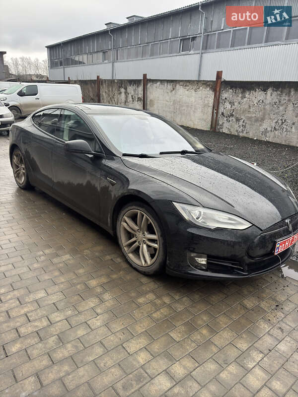 Лифтбек Tesla Model S 2014 в Луцке фото 2 Лифтбек Tesla Model S 2014 в Луцке