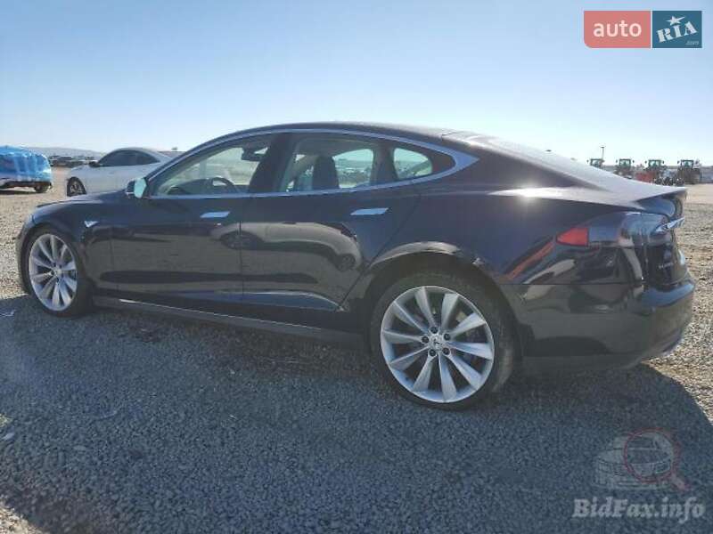 Лифтбек Tesla Model S 2015 в Дрогобыче фото 2 Лифтбек Tesla Model S 2015 в Дрогобыче