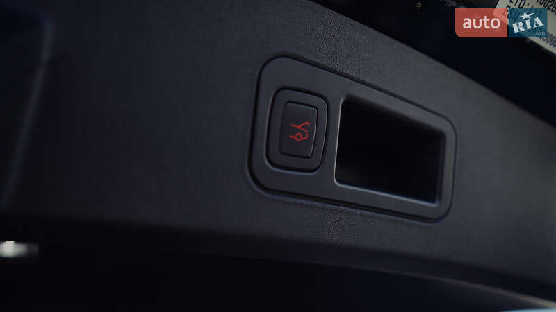 Лифтбек Tesla Model S 2013 в Львове