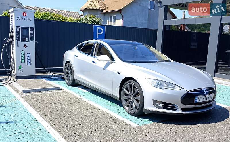 Лифтбек Tesla Model S 2013 в Ивано-Франковске фото 4 Лифтбек Tesla Model S 2013 в Ивано-Франковске