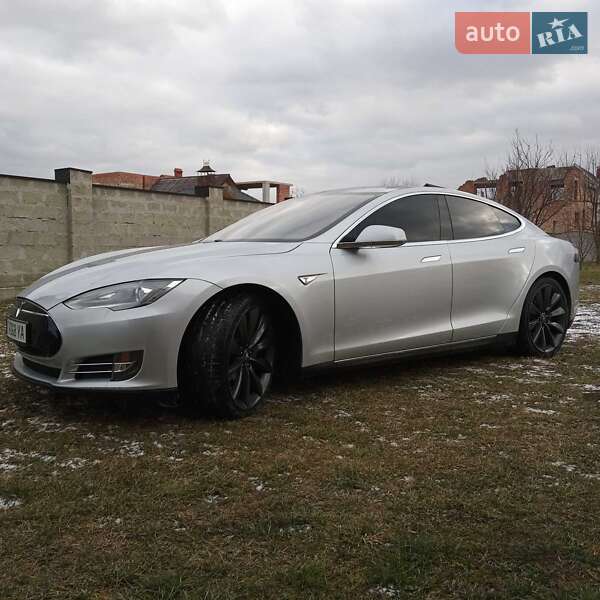 Лифтбек Tesla Model S 2013 в Ивано-Франковске фото 30 Лифтбек Tesla Model S 2013 в Ивано-Франковске