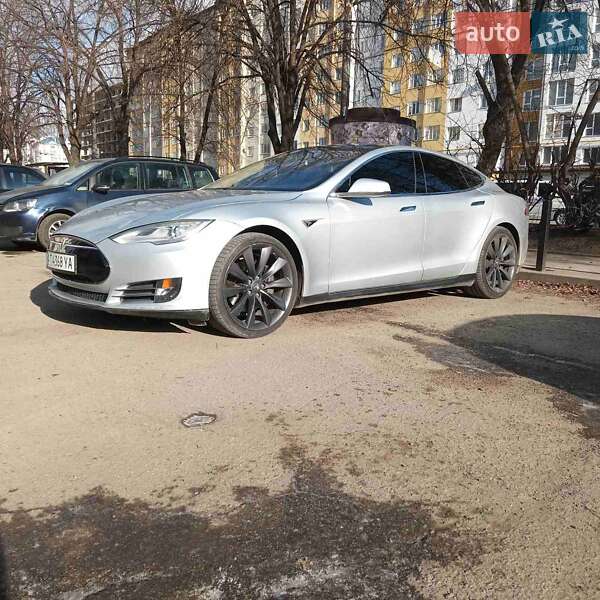 Лифтбек Tesla Model S 2013 в Ивано-Франковске фото 35 Лифтбек Tesla Model S 2013 в Ивано-Франковске