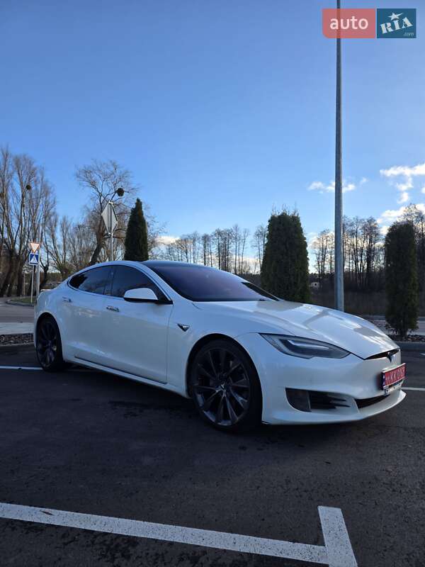 Лифтбек Tesla Model S 2017 в Киеве фото 2 Лифтбек Tesla Model S 2017 в Киеве