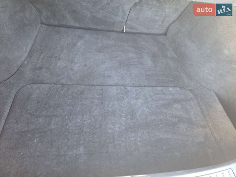 Лифтбек Tesla Model S 2017 в Киеве фото 27 Лифтбек Tesla Model S 2017 в Киеве