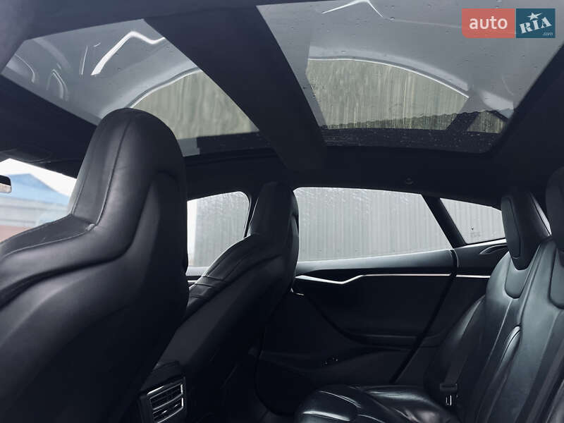 Лифтбек Tesla Model S 2016 в Львове фото 16 Лифтбек Tesla Model S 2016 в Львове