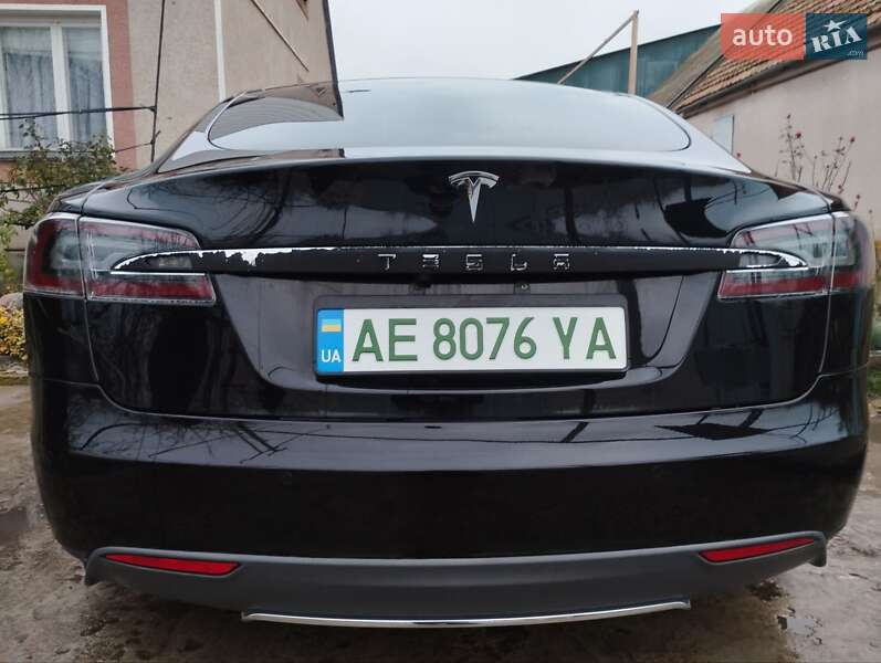 Лифтбек Tesla Model S 2015 в Кривом Роге фото 12 Лифтбек Tesla Model S 2015 в Кривом Роге