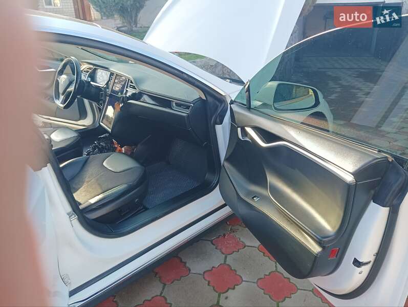 Лифтбек Tesla Model S 2014 в Днепре фото 17 Лифтбек Tesla Model S 2014 в Днепре