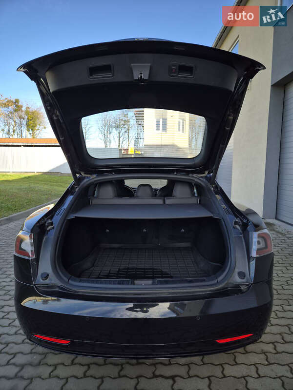 Лифтбек Tesla Model S 2017 в Радехове фото 15 Лифтбек Tesla Model S 2017 в Радехове