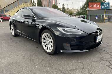 Ліфтбек Tesla Model S 2016 в Києві
