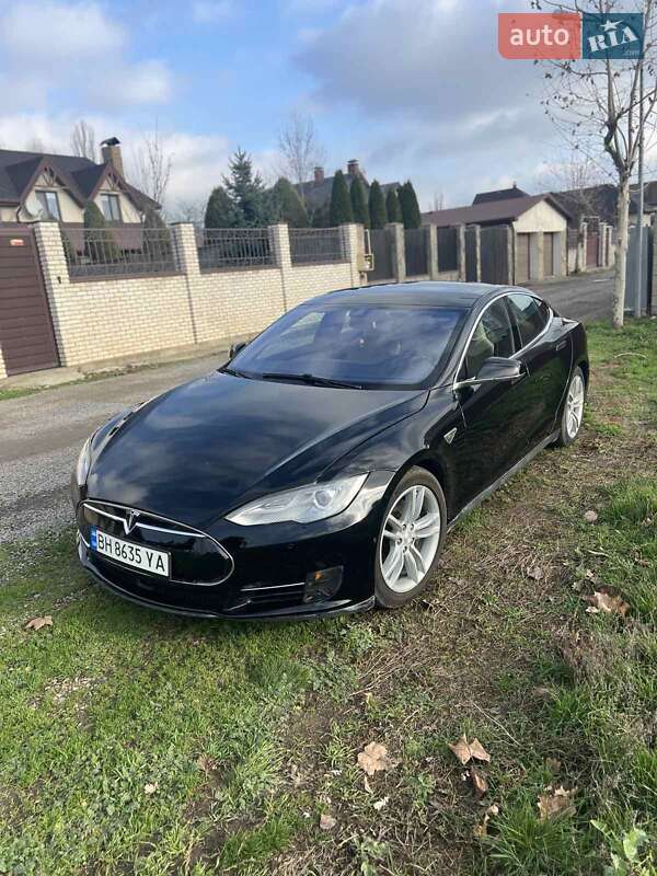 Лифтбек Tesla Model S 2015 в Одессе
