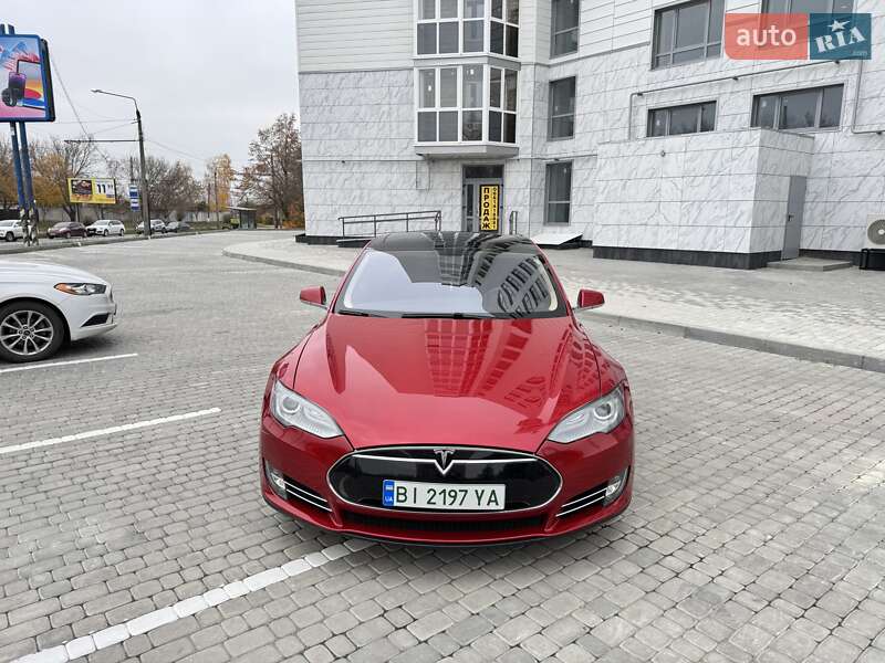 Лифтбек Tesla Model S 2014 в Полтаве фото Лифтбек Tesla Model S 2014 в Полтаве