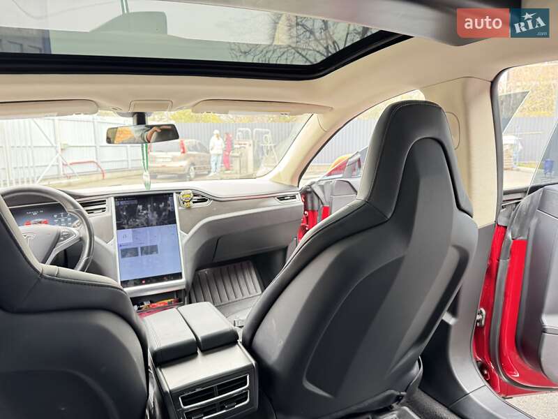 Лифтбек Tesla Model S 2014 в Полтаве фото 28 Лифтбек Tesla Model S 2014 в Полтаве