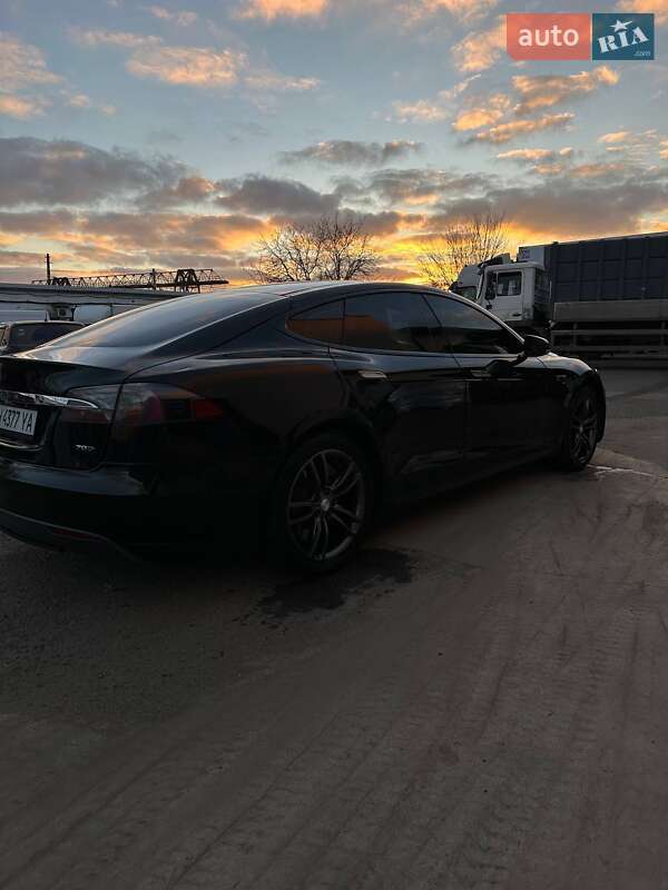 Лифтбек Tesla Model S 2015 в Одессе