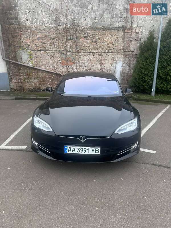 Лифтбек Tesla Model S 2017 в Киеве фото 5 Лифтбек Tesla Model S 2017 в Киеве